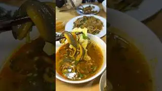 Lần đầu ăn thử bánh ướt súp lươn xứ Nghệ | Có Hẹn Với Thanh Xuân | #Shorts