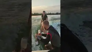 Сёрфила выпила шампанского и упала