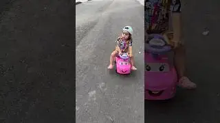 Будущая гонщица#shortvideo #baby #продетей #automobile #дети #мамавдекрете #funny #уля #детскийспорт