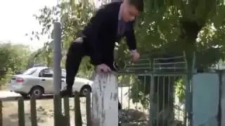 Жених спешыт к невесте))