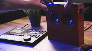Teenage Engineering OB-4 Live Looping the Polyend Tracker