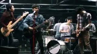 Sidepony - Akankah Dia (Video Clip)