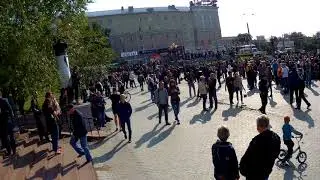 Омск. 9 сентября 2018 Народные гулянья против пенсионного беспредела.  Бла-Бла-Бла