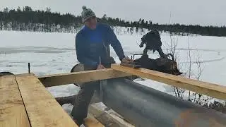 СОБИРАЮ ПЛОТ ДАЛЕКО В ТАЙГЕ.