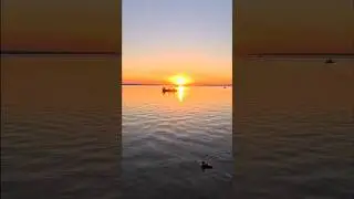 Закат на озере
