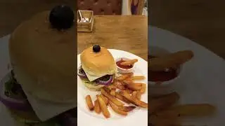#burgerlovers Burger time #yshorts #purenepali #viralvideos #Nepal #foodlover #youtubeshorts #loveit