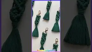 Macrame keychain I
