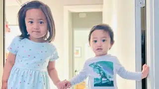 Arshavi helps Avier to get in car seat ☺️😄💕👧🏻👶🏻