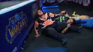 Female wrestler broke her leg live on stage