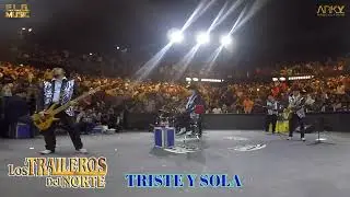 TRISTE Y SOLA (En Vivo en el Palenque)