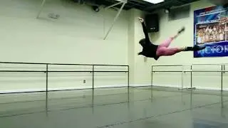 JORGE BARANI (Fun at the Studio) #JorgeBarani #Ballet #Dancer