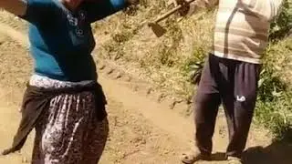 Классно танцует 😀👍