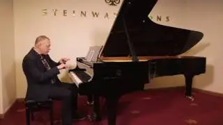 Piano lesson on the use of the thumb
