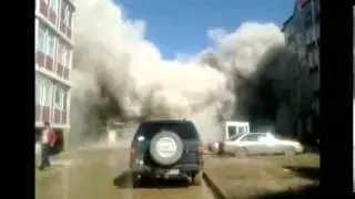 Рухнул новый дом .