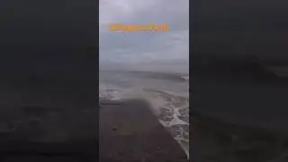 Шторм в Сочи, смыло волной