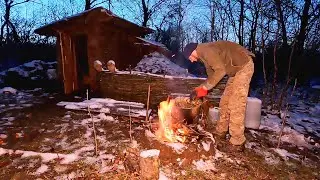 Домик в лесу зимой. Подземный бушкрафт №49