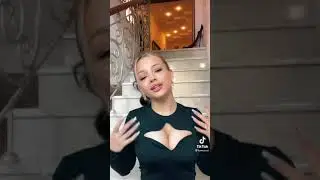 Валя карнавал показала сиськи 