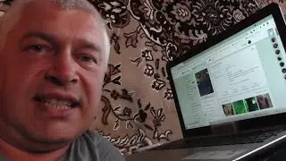 Геннадий Горин у ноутбука рассказывает про свою страницу и про подписчиков в контакте, 04.07.2021 г.