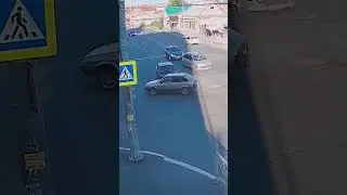 ДТП в Оренбурге на перекрёстке улиц Цвиллинга и Рыбаковская