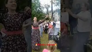 Песни под баян👉 «Вот кто-то с горочки спускается»