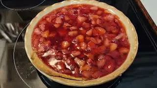 Show & Tell Strawberry Pie