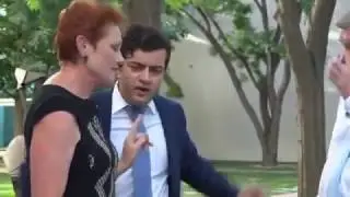 Pauline Hanson Defends Vladimir Putin Over MH17