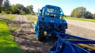 Копаю картошку с двухрядной копалкой.