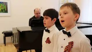 С ДНЁМ ПОБЕДЫ! СНИЛОСЬ МАЛЬЧИШКЕ МОРЕ.