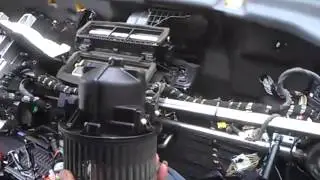Как поменять моторчик отопителя на Land Rover Freelander 😨