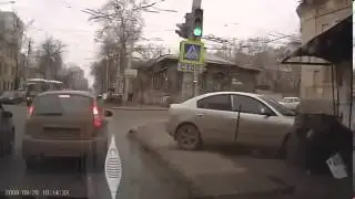 Man narrowly escaped the accident / Kazadan kıl payı kurtulan adam