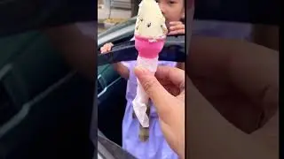 Mukbang Es Krim abang2 sekolah🍦rasanya enak banget🤩🥳 