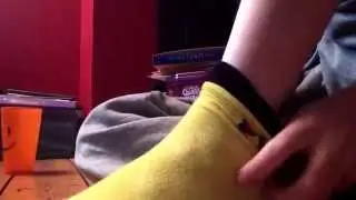 Tutorial of how to be the master of taking off your sock