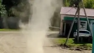"Микро-торнадо" записали на видео