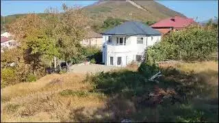 У самого синего моря... Продам участок под строительство в ближайшем пригороде Геленджика. 8 соток.