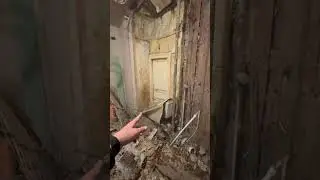 Ремонт в старом фонде. Сломали стену к соседям. 