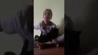 Это та самая которая тебя обидела? Не надо обижать Теддика. 
