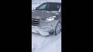 Hyundai  tucson  2017 snow