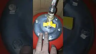 как злить воду в отопление когда замёрз водопровод или нет давления