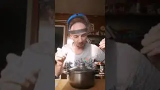 зачем дырка в крышке? 