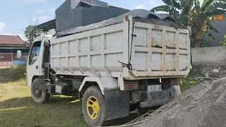Mobil Truk Jomplang Muatan Pasir Full Bak.
