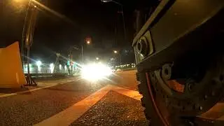 Фоновая музыка под приятный гул мотора.