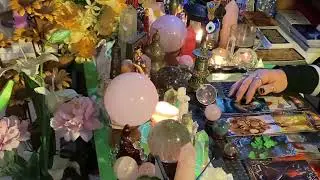 Кто вам вырыл  яму и сам в неё попал ?!?!