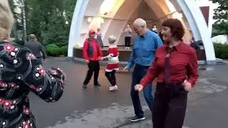 ВИХІДНИЙ!💃🕺👍/ТАНЦЫ В ПАРКЕ ГОРЬКОГО ХАРЬКОВ СЕНТЯБРЬ 2021