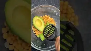 Mashed Avocado & Chickpea Salad #shorts #sandwichrecipe #saladsandwich #veganlunchideas #vegan