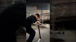 ночная покатушка #трюки #самокат #самокатеры #scoot #scooter #трюкинасамокате