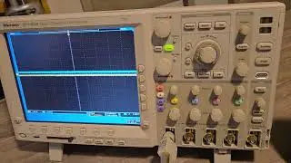 Tektronix DPO 4034 Digital Phosphor Oscilloscope