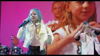 Есения Казаринова - Обнимашки (Мне твои ла-ла-лайки не так уж и важны)