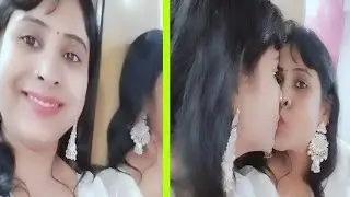 Mirror kissing challenge// #most #requested #video //@ManuVlogsOfficial1