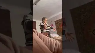 Реакция бабушки на современную моду:)