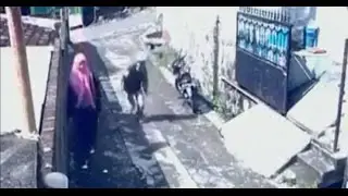 Awesome robber forgets get away bike Karma win